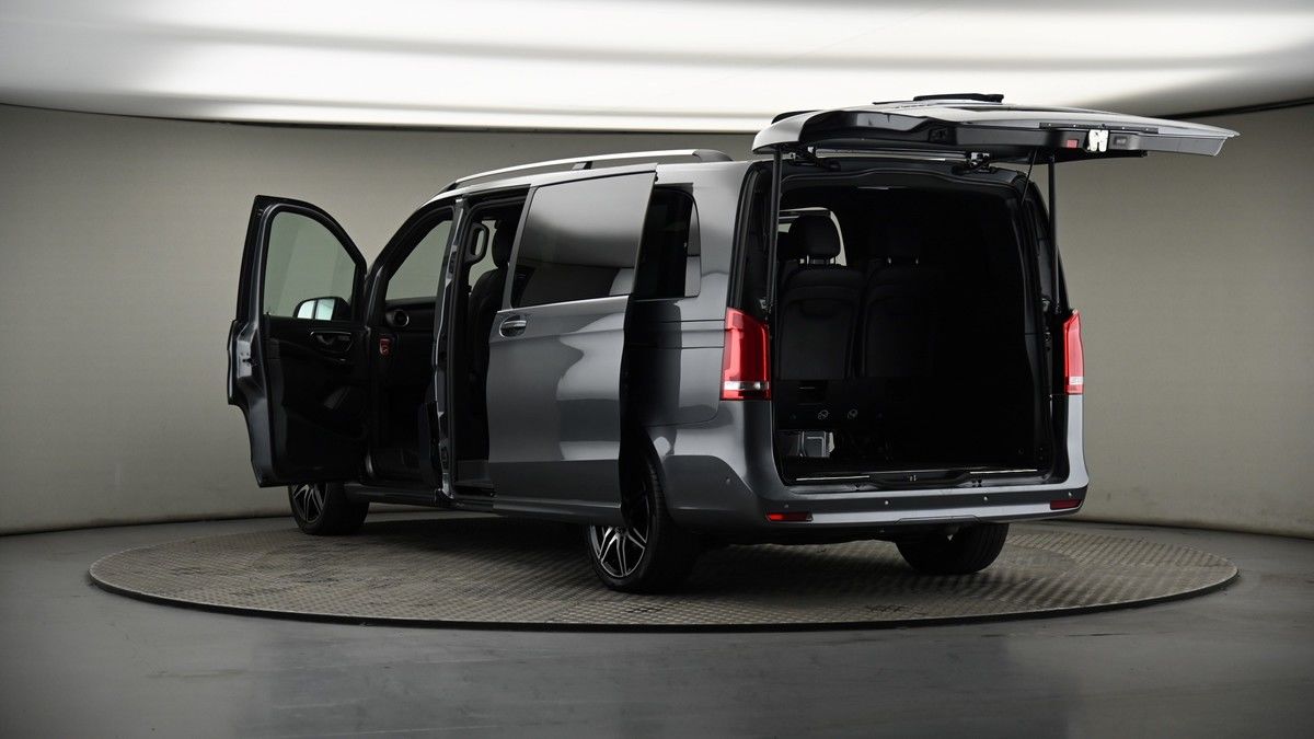 Mercedes-Benz V Class Image 7