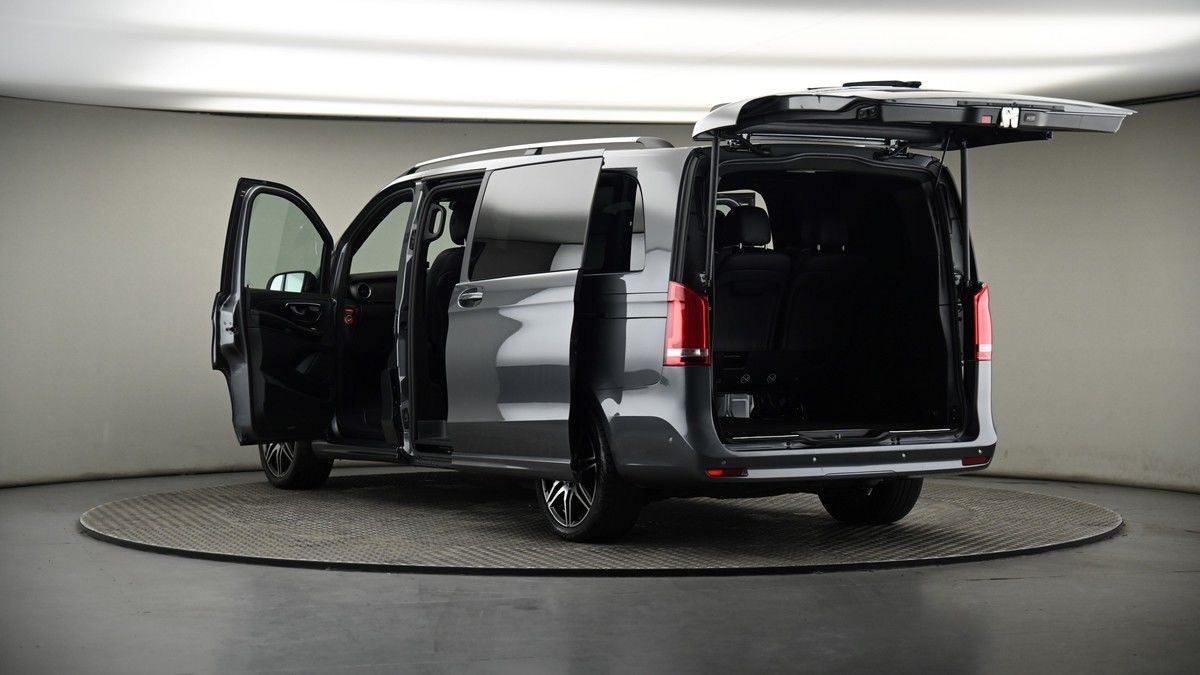 Mercedes-Benz V Class Image 7