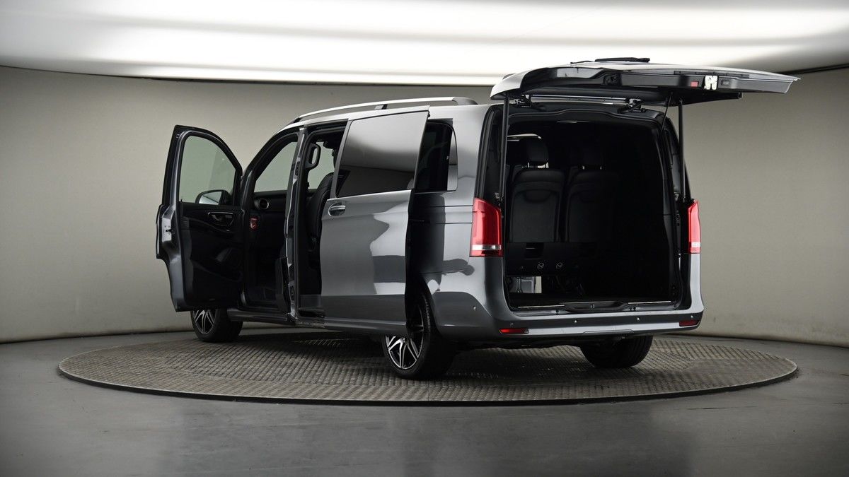 Mercedes-Benz V Class Image 8