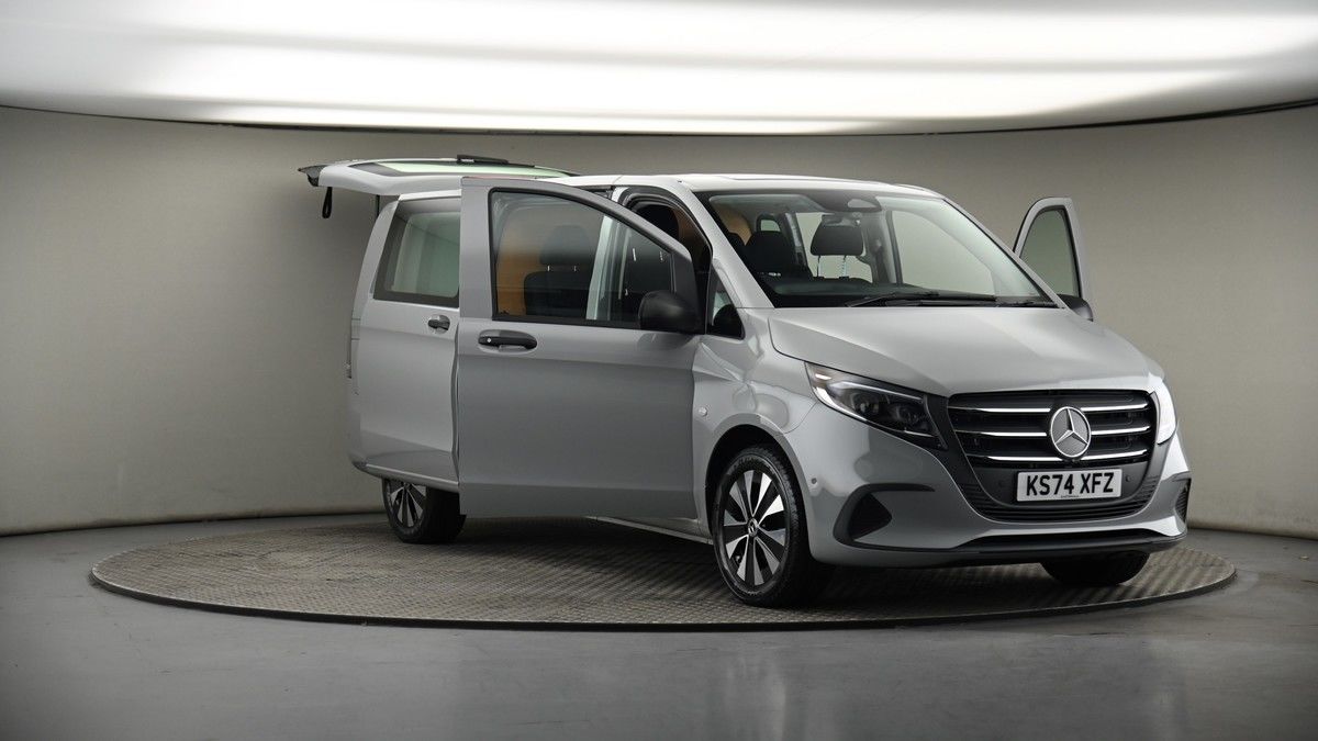 More views of Mercedes-Benz Vito
