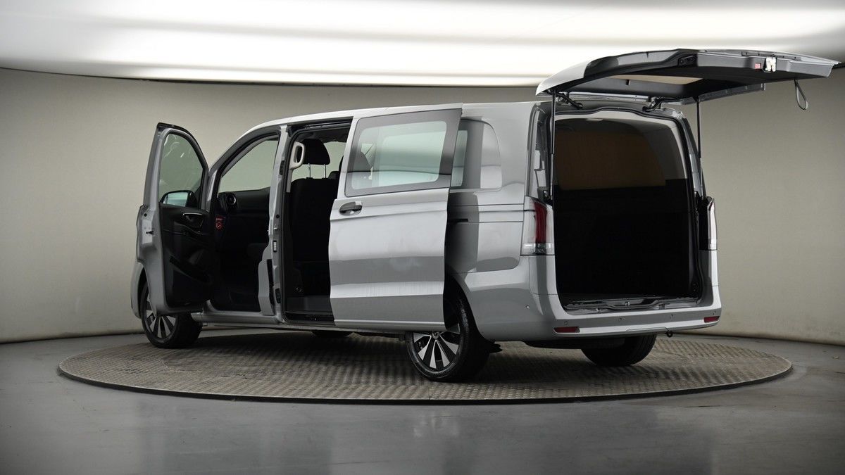 More views of Mercedes-Benz Vito