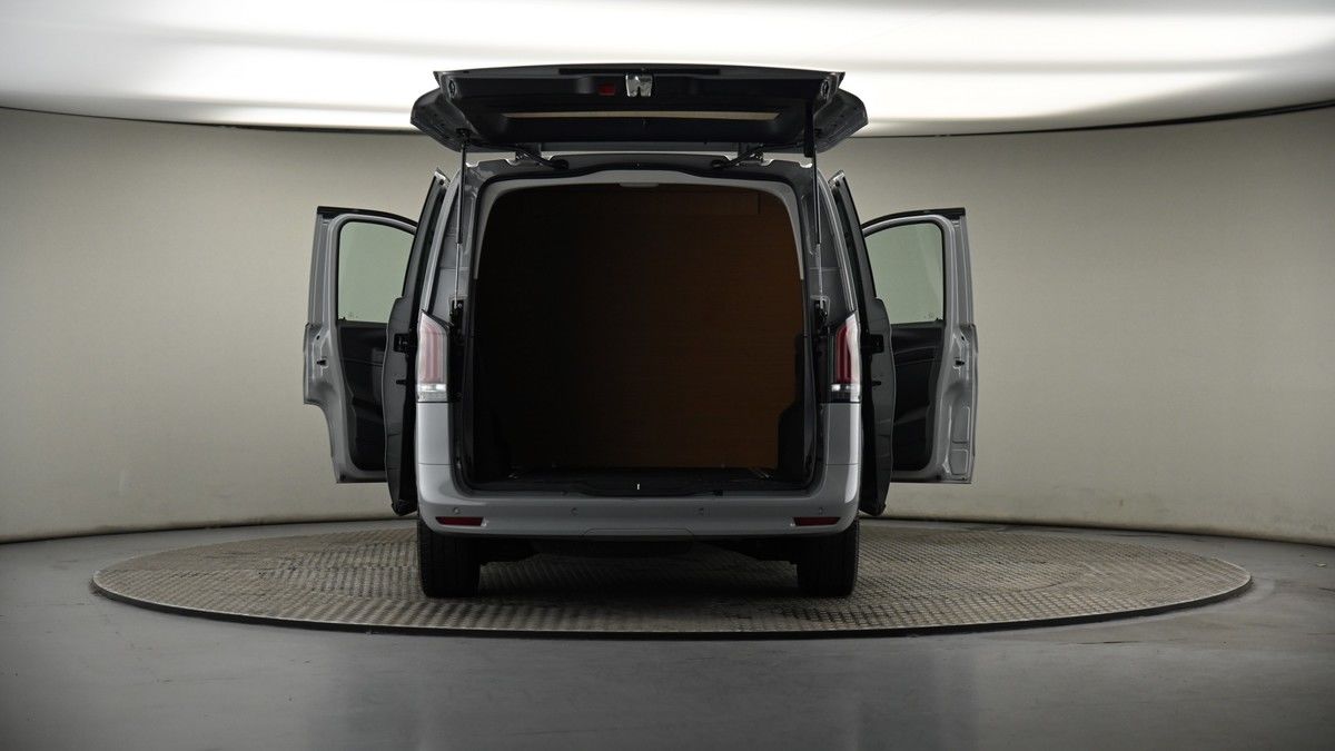 More views of Mercedes-Benz Vito