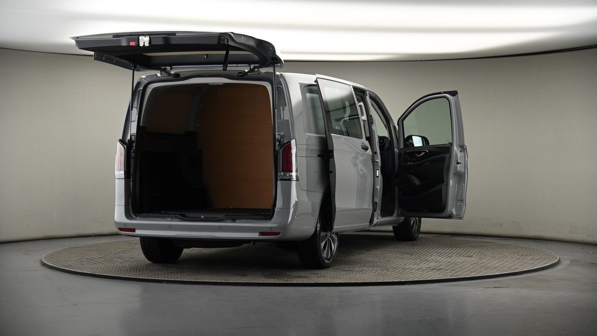 More views of Mercedes-Benz Vito