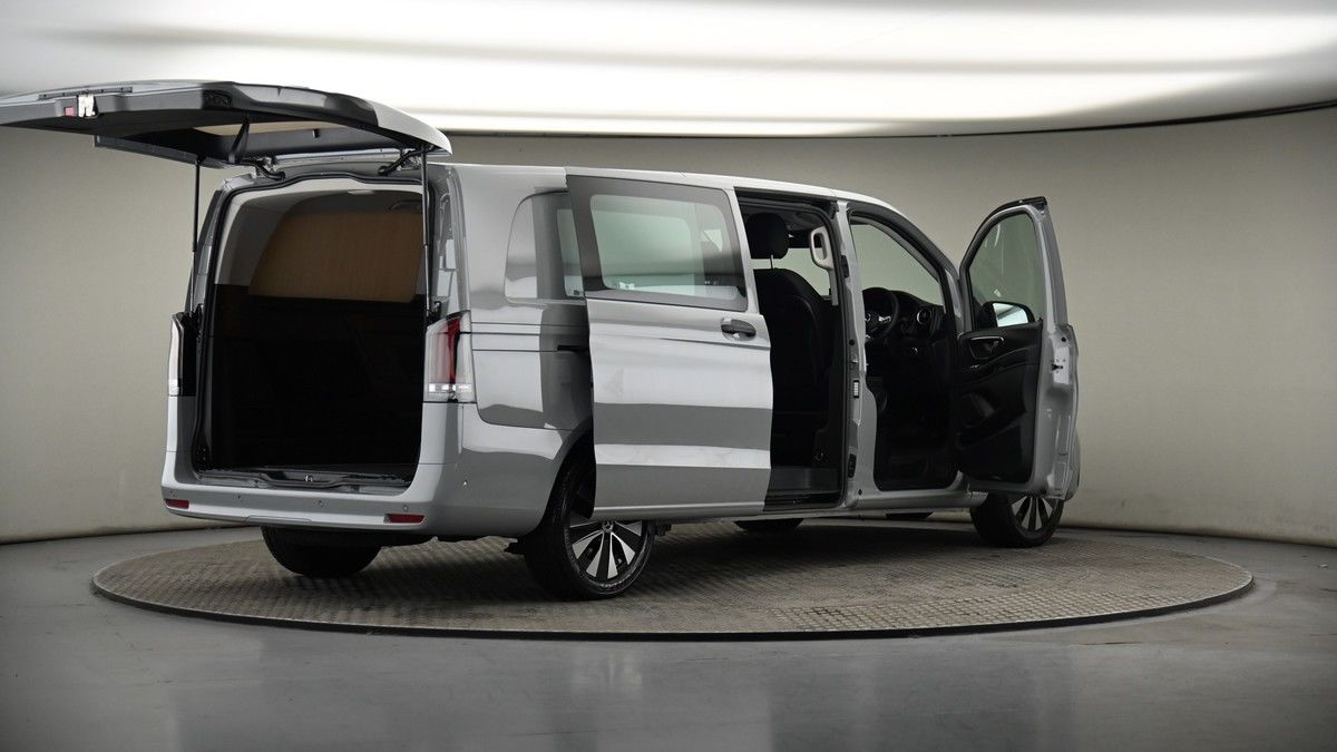 More views of Mercedes-Benz Vito