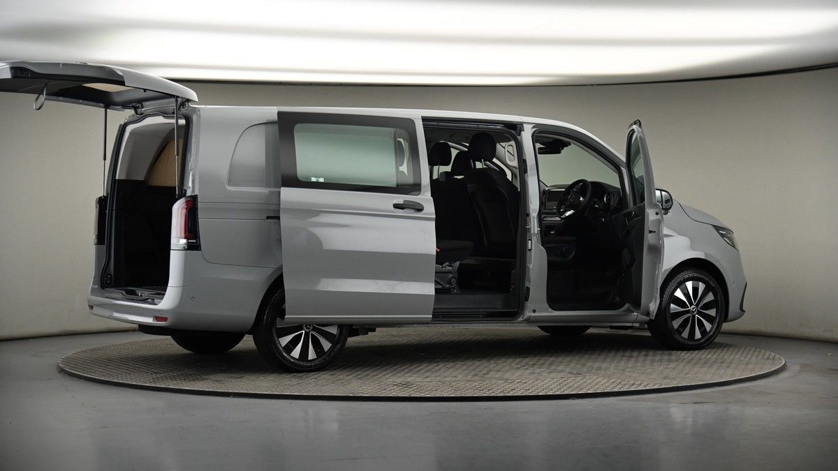 More views of Mercedes-Benz Vito