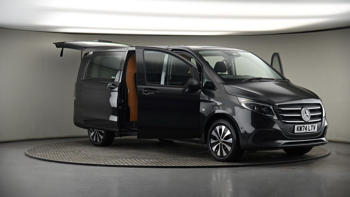More views of Mercedes-Benz Vito