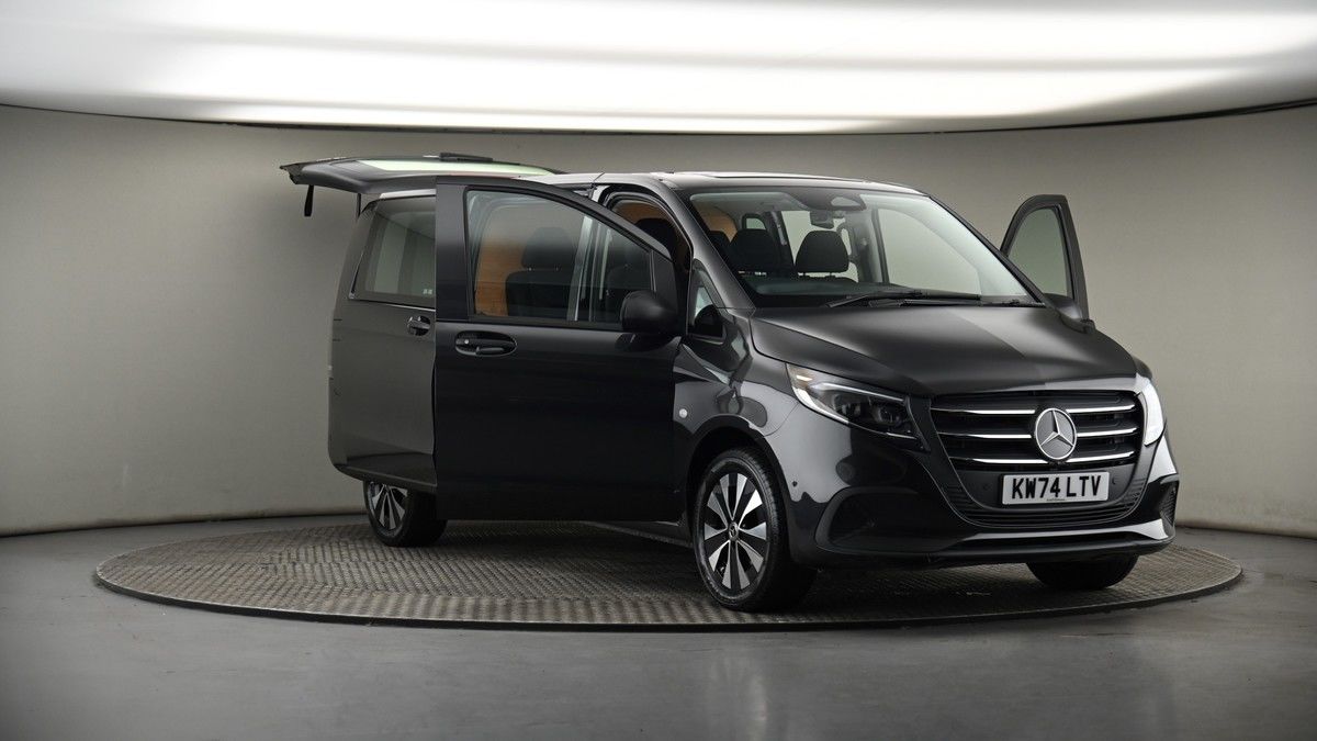 More views of Mercedes-Benz Vito