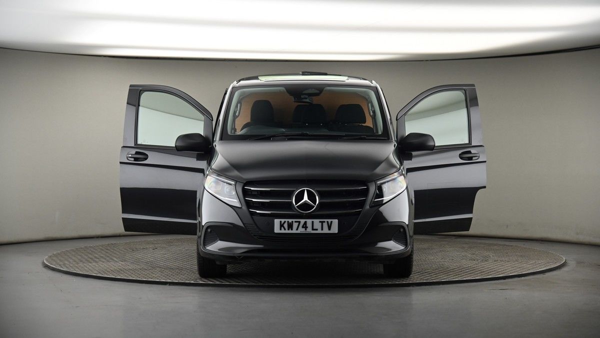 More views of Mercedes-Benz Vito