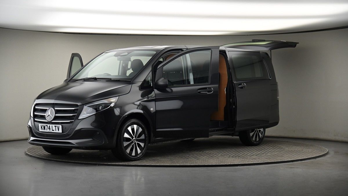 More views of Mercedes-Benz Vito