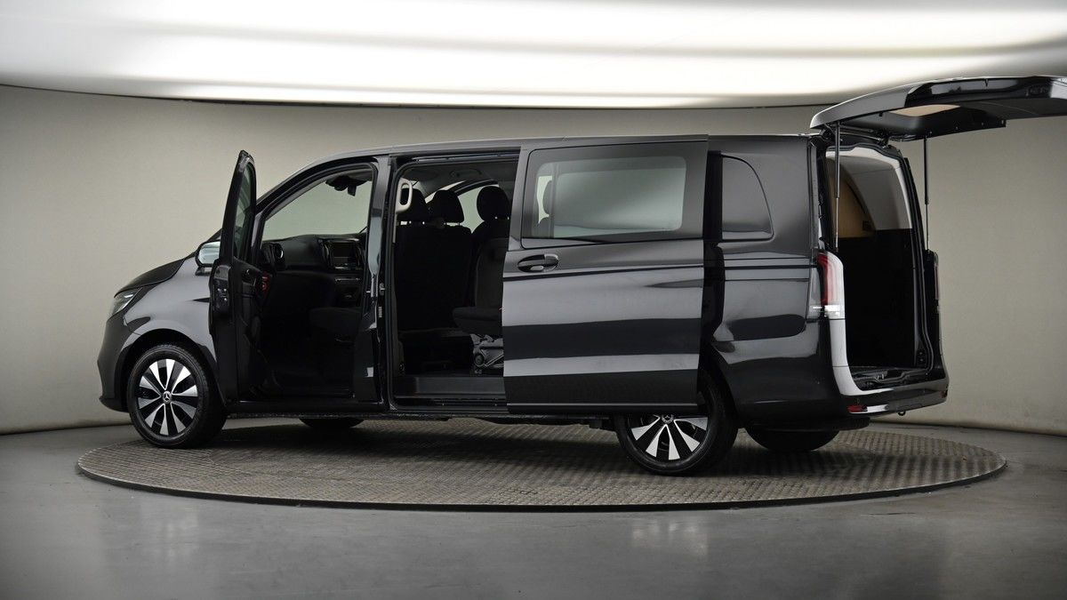 More views of Mercedes-Benz Vito