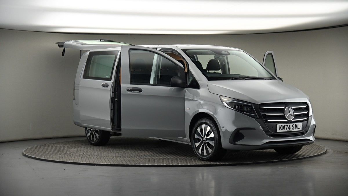 More views of Mercedes-Benz Vito