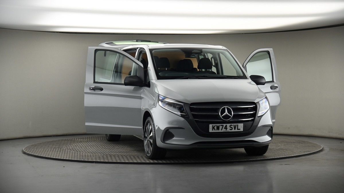 More views of Mercedes-Benz Vito