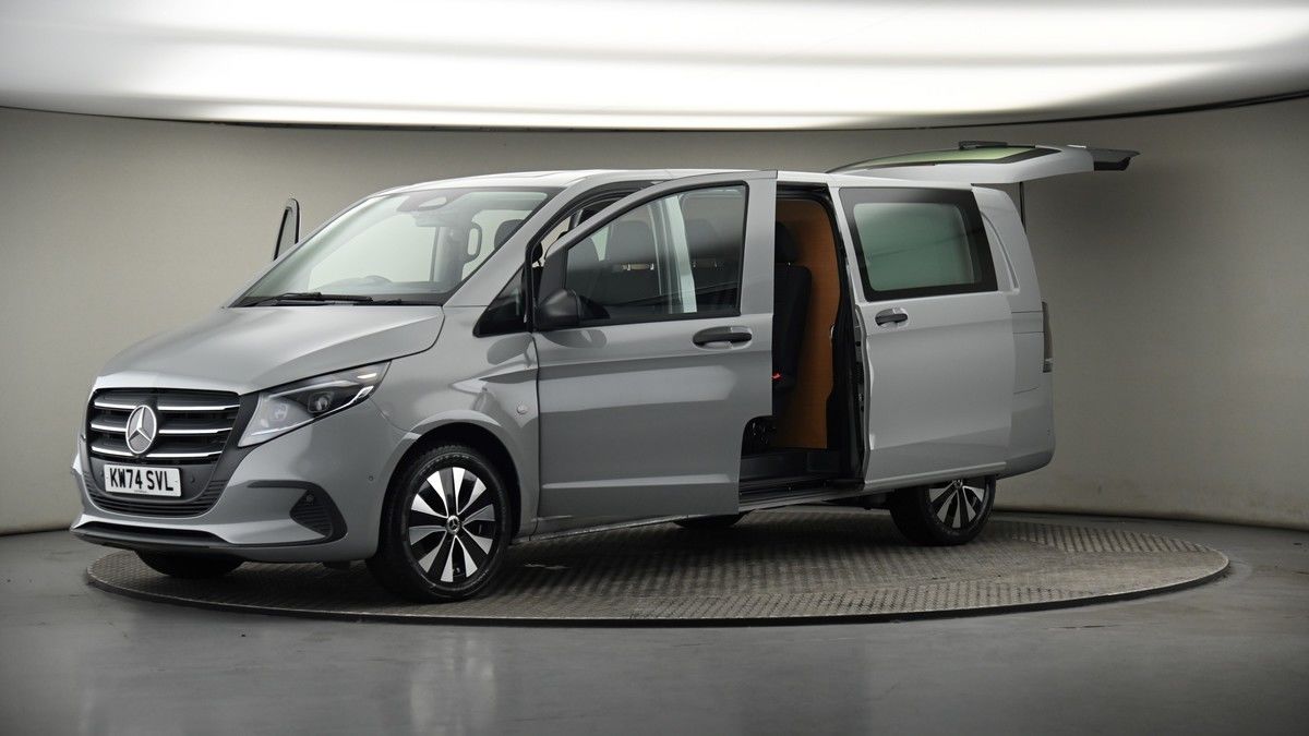 More views of Mercedes-Benz Vito