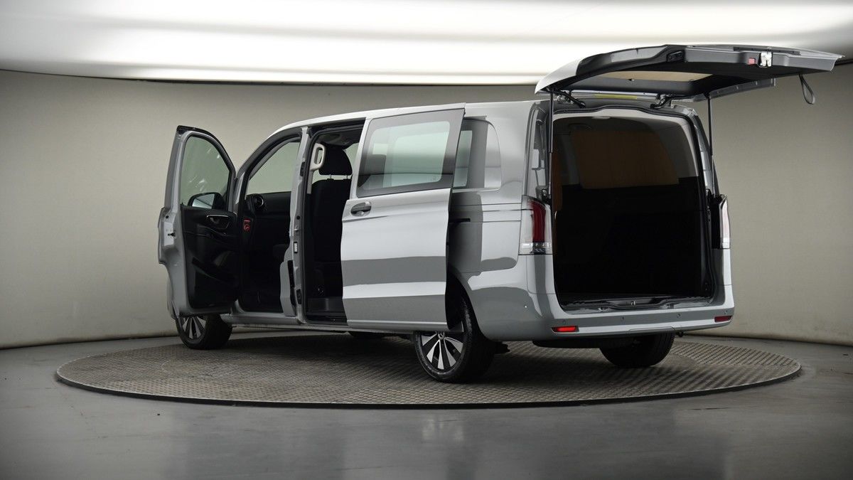 More views of Mercedes-Benz Vito