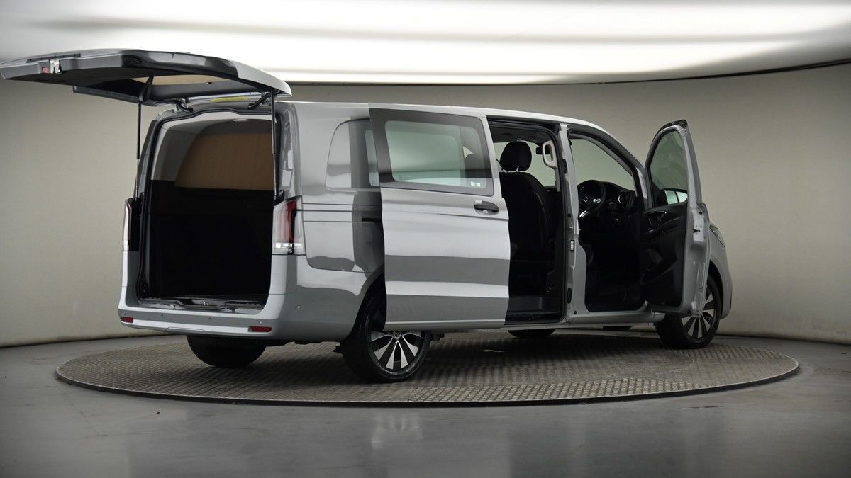 More views of Mercedes-Benz Vito