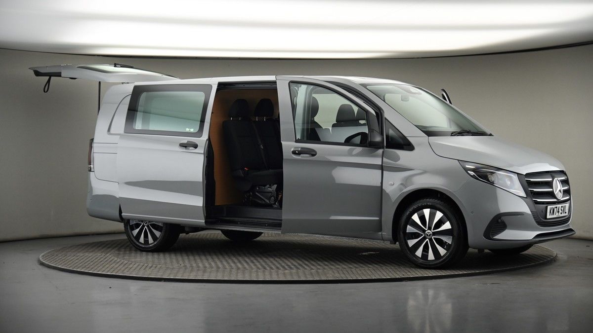 More views of Mercedes-Benz Vito