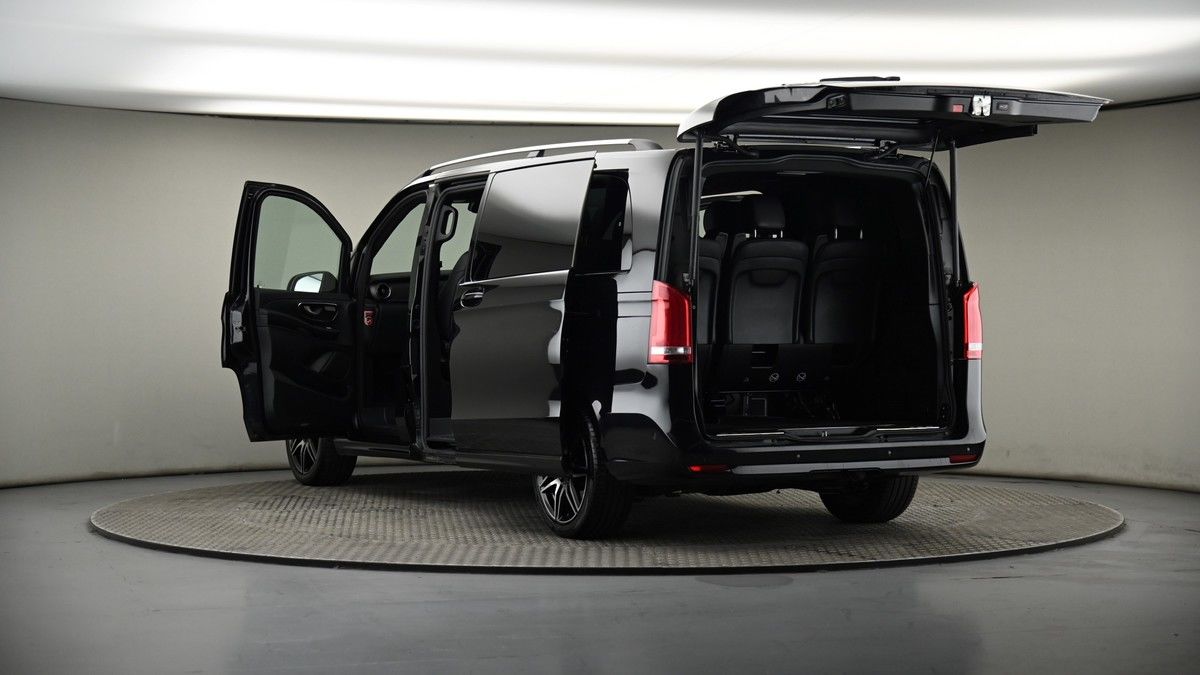 Mercedes-Benz V Class Image 8