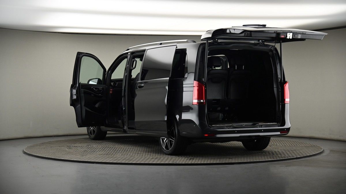 Mercedes-Benz V Class Image 8