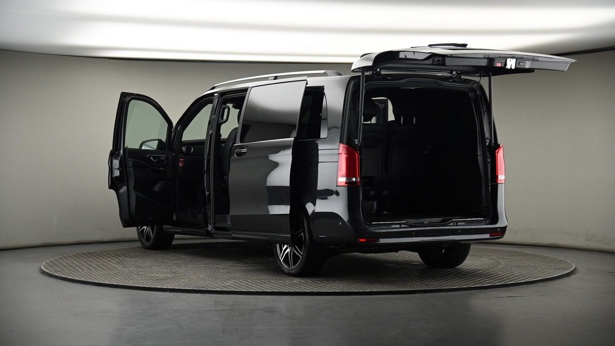 Mercedes-Benz V Class Image 8