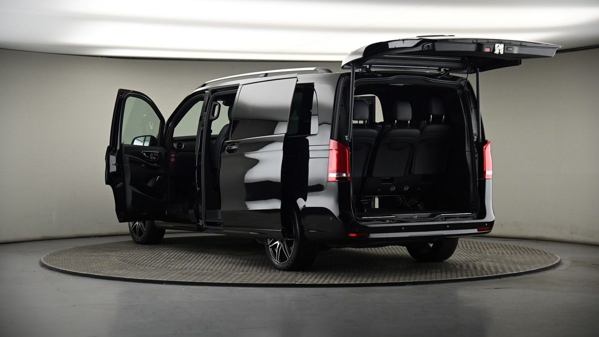 Mercedes-Benz V Class Image 8