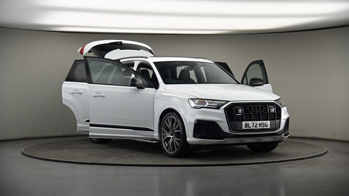 More views of Audi Q7