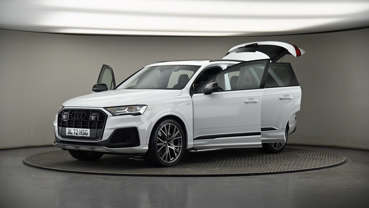 More views of Audi Q7