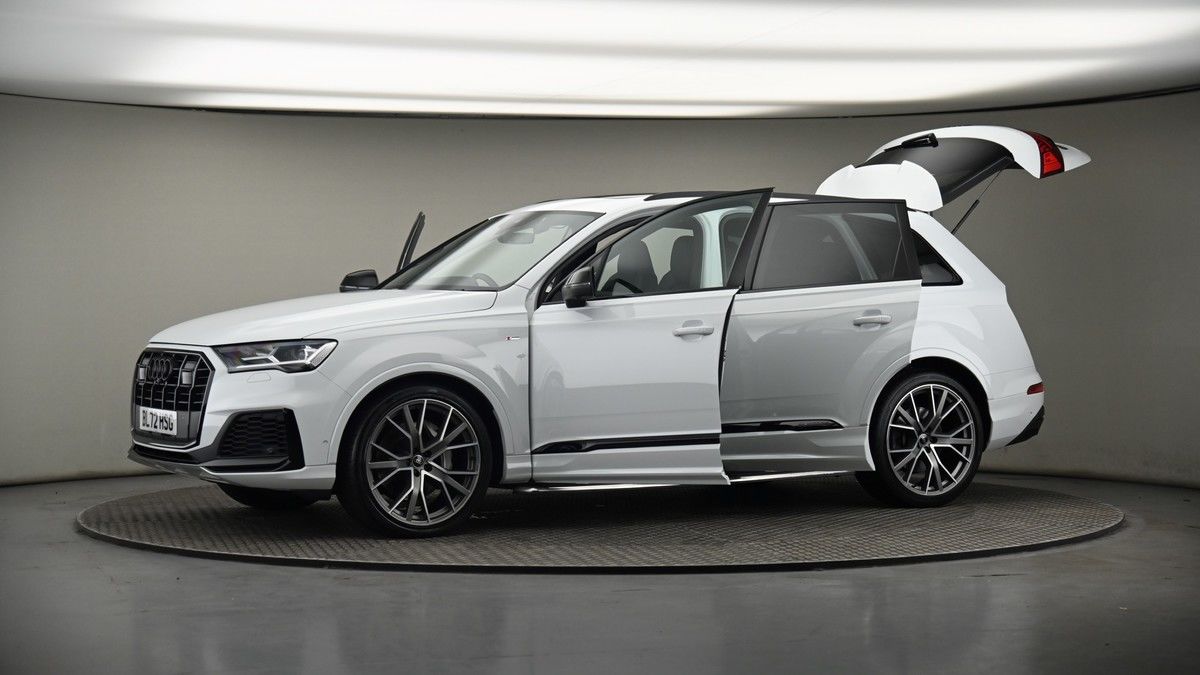 More views of Audi Q7