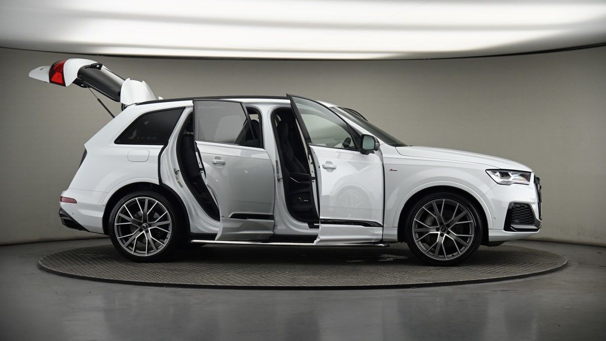 More views of Audi Q7