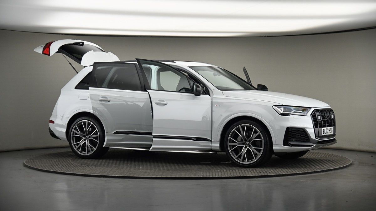 More views of Audi Q7
