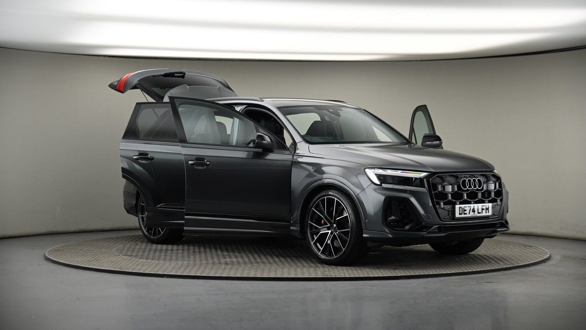 More views of Audi SQ7