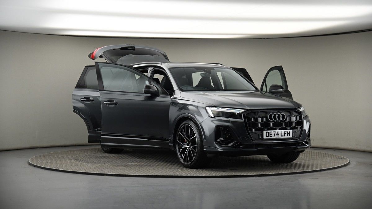 More views of Audi SQ7