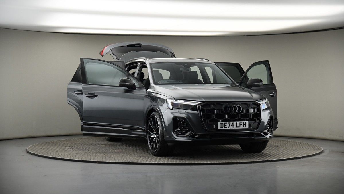 More views of Audi SQ7