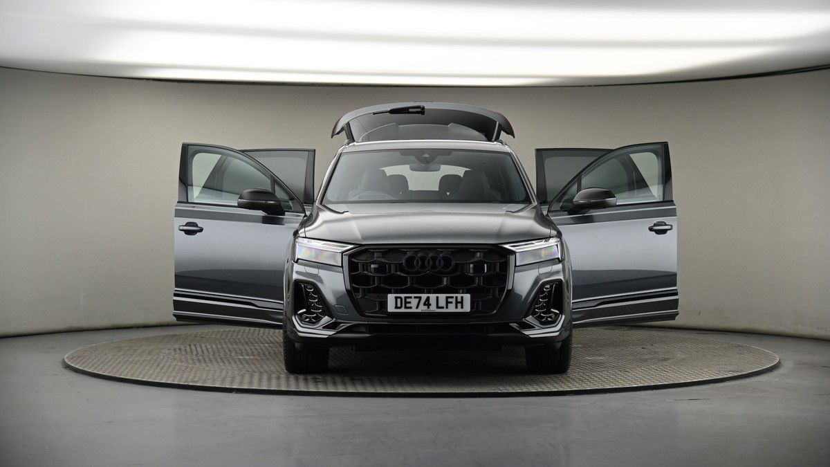 More views of Audi SQ7