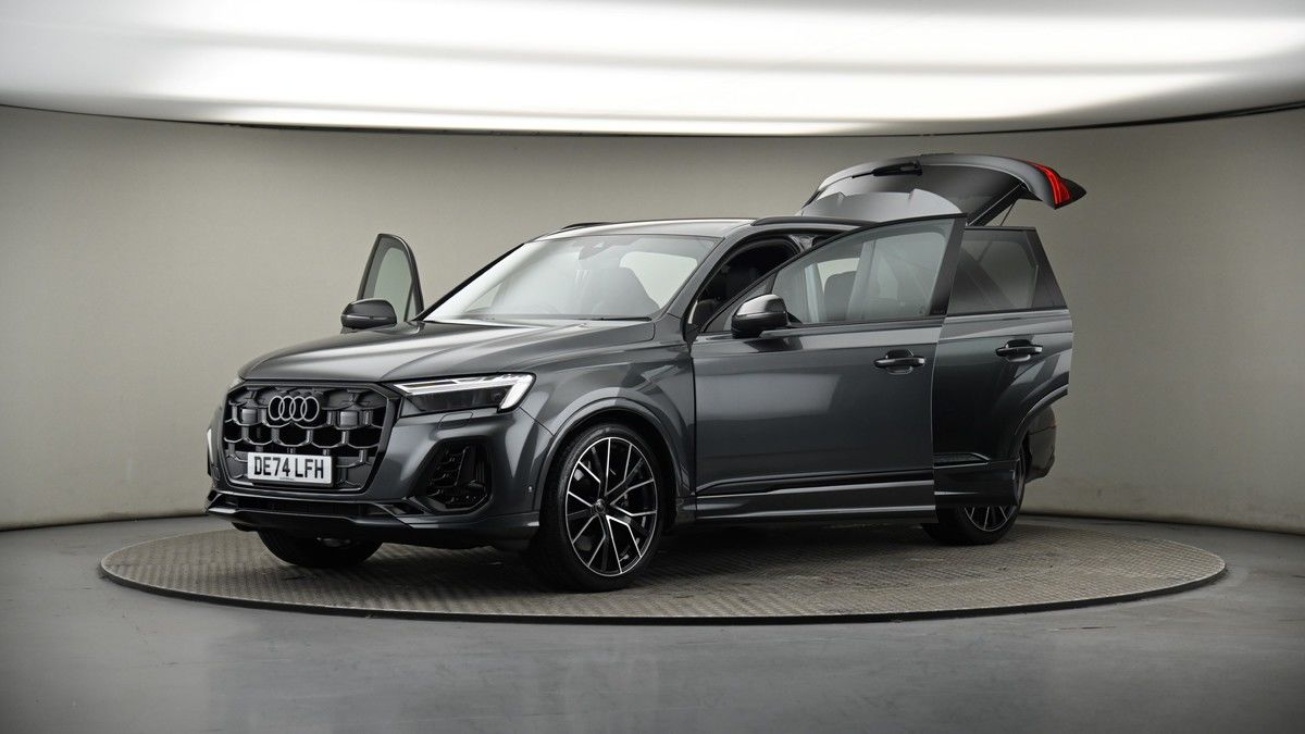 More views of Audi SQ7