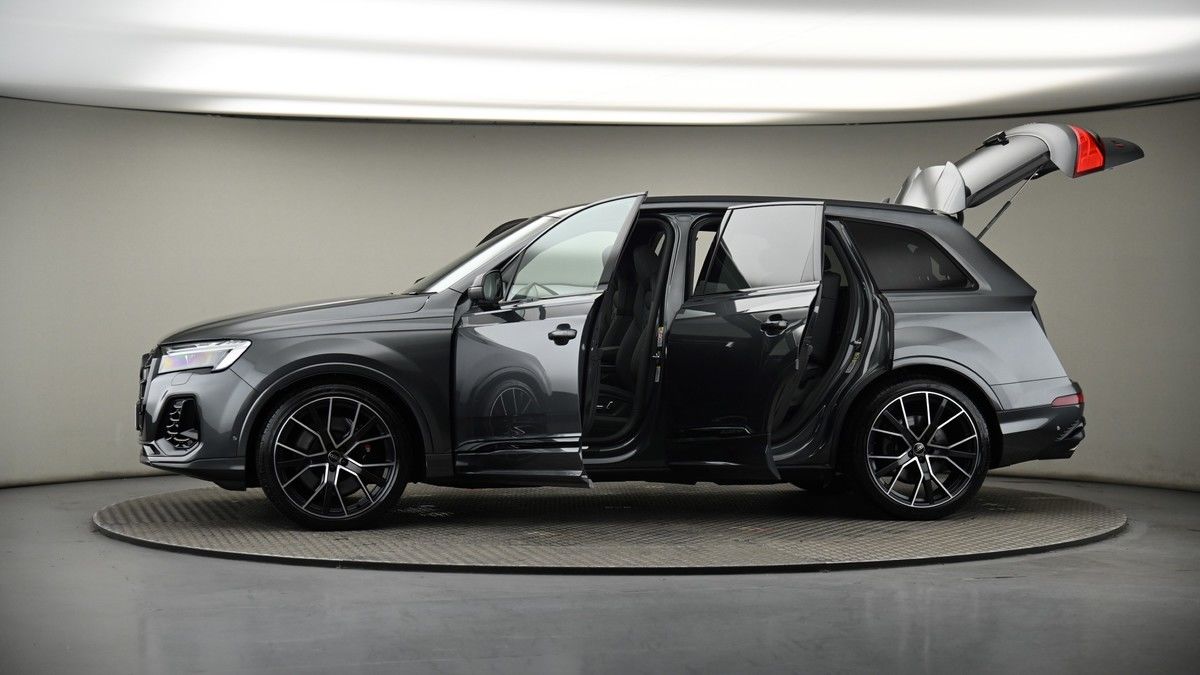 More views of Audi SQ7
