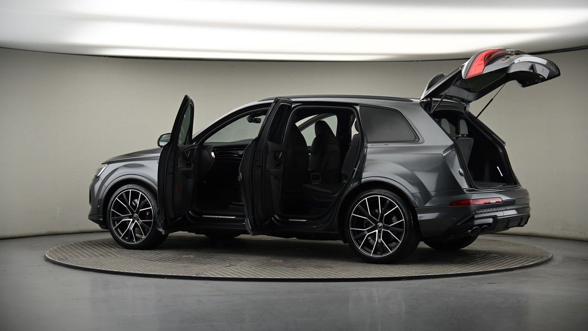 More views of Audi SQ7