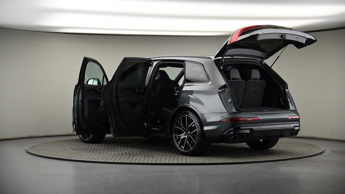 More views of Audi SQ7