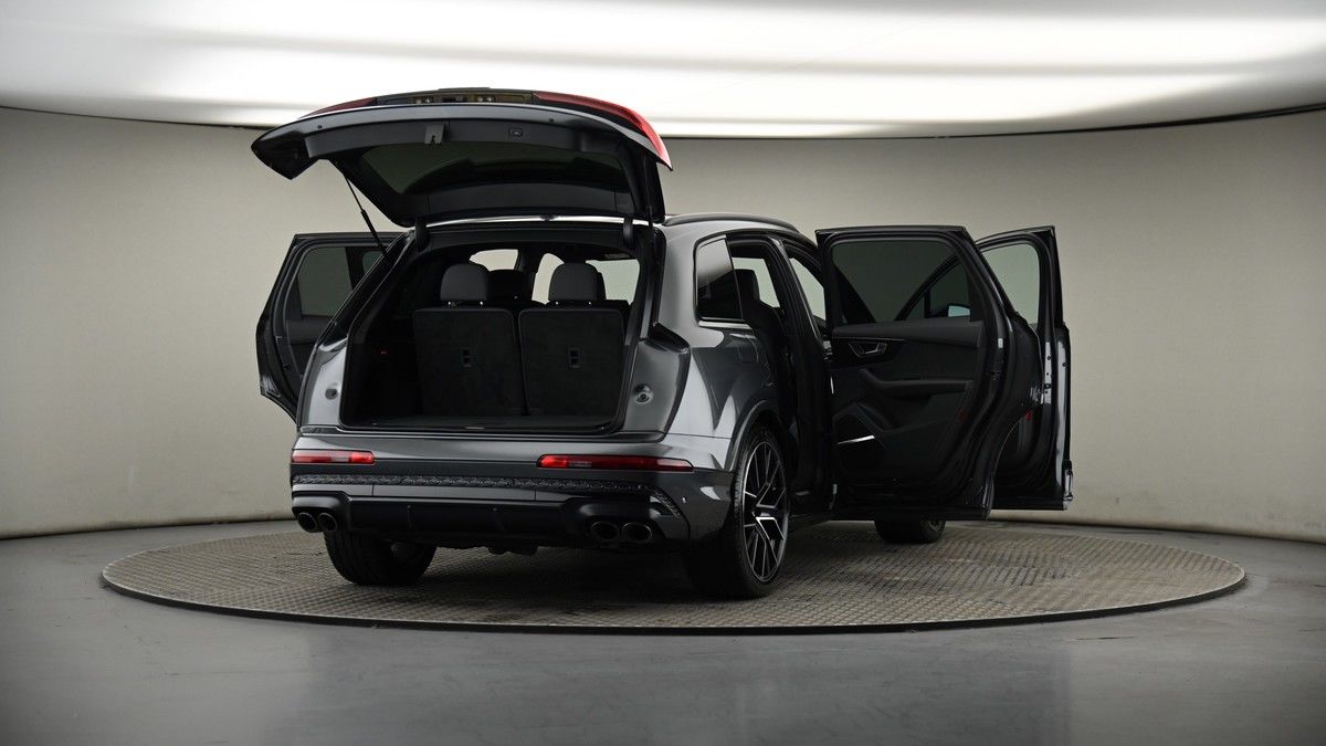 More views of Audi SQ7