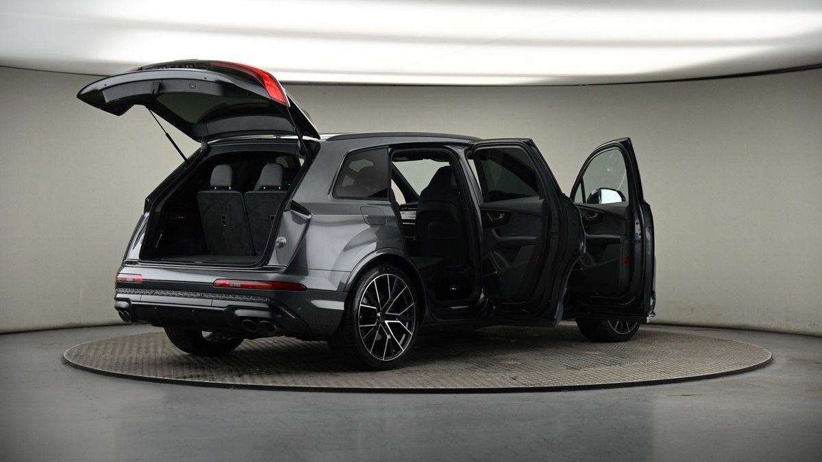 More views of Audi SQ7
