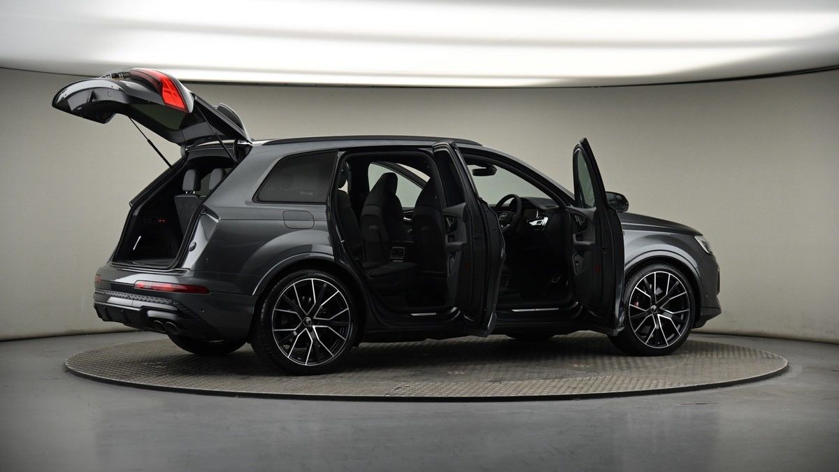 More views of Audi SQ7