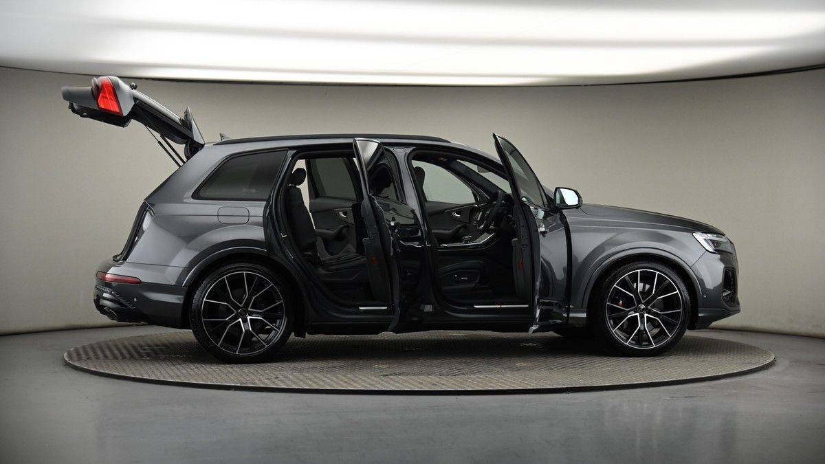 More views of Audi SQ7