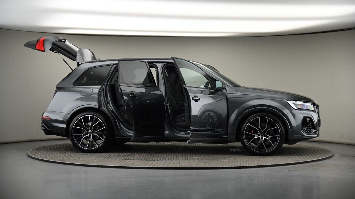 More views of Audi SQ7