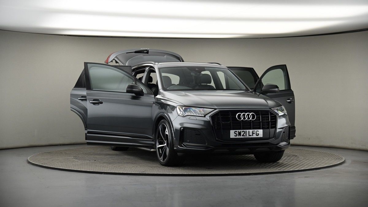 More views of Audi Q7