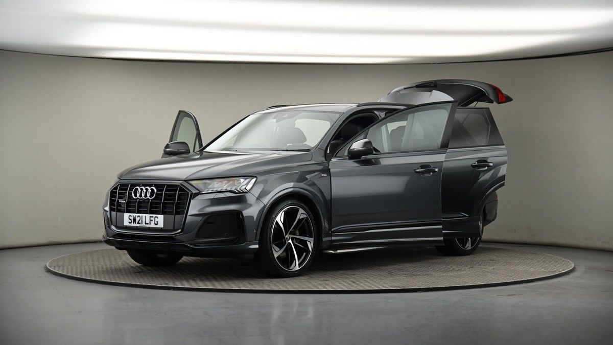 More views of Audi Q7