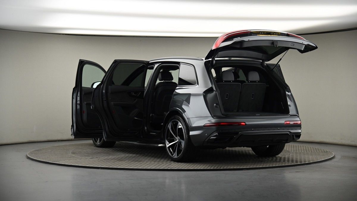 Audi Q7 Image 8