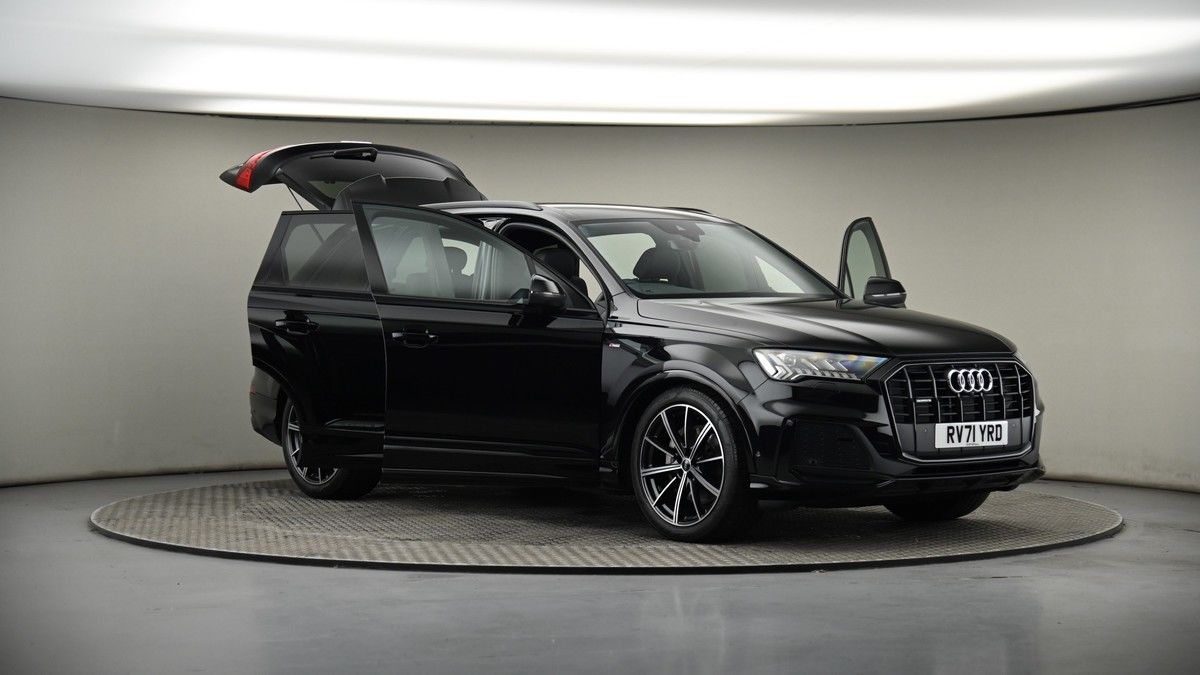 More views of Audi Q7
