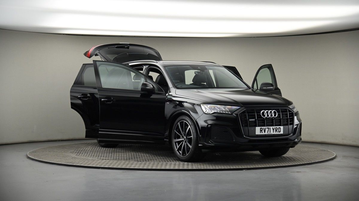 More views of Audi Q7
