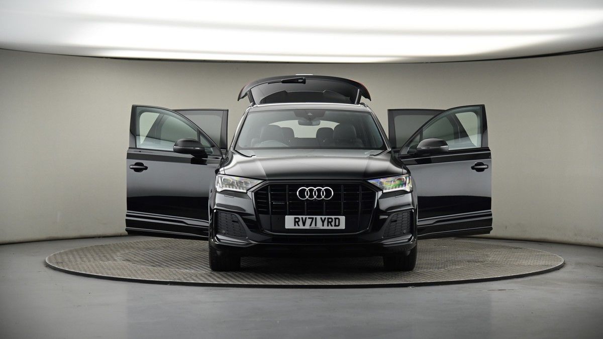 More views of Audi Q7