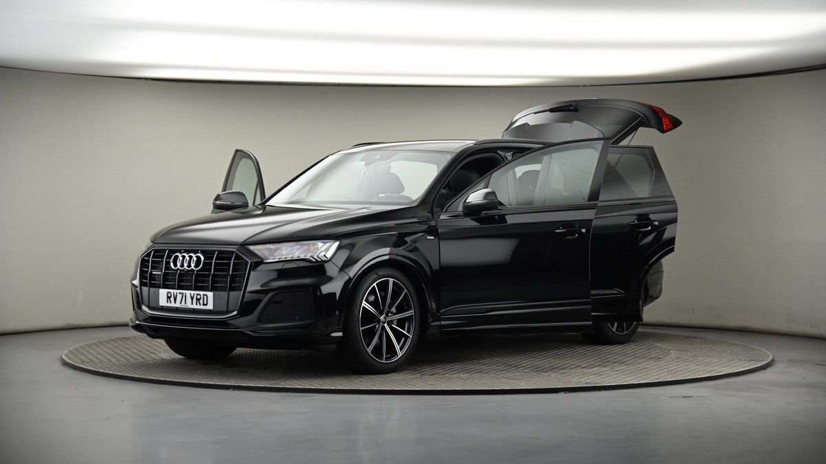 More views of Audi Q7