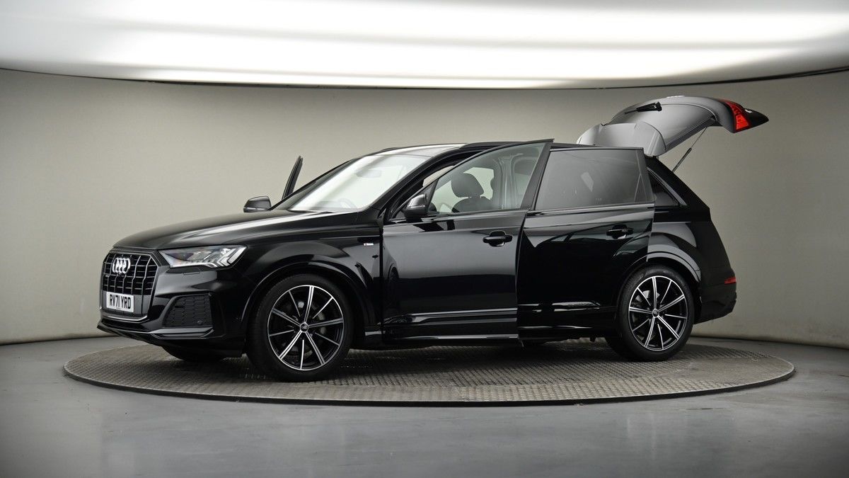 More views of Audi Q7